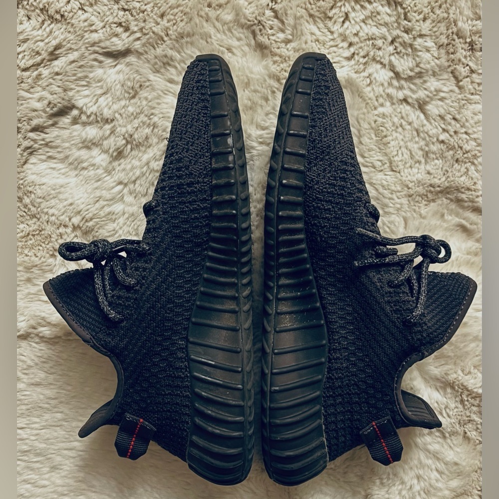 adidas Yeezy Triple Black Boost 350 V2 Sneaker Tennis Shoe Size: 9.5 - Picture 2 of 7